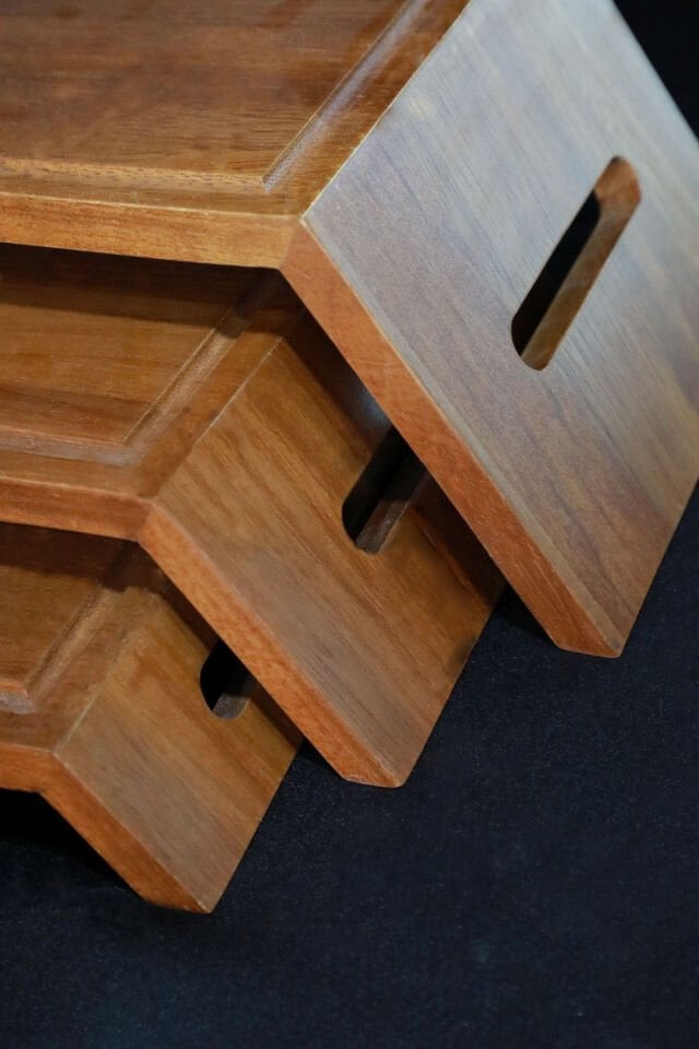 Açılı Ayaklı Kulp Yuvalı Steak Sunum 22X43 H:6 CM