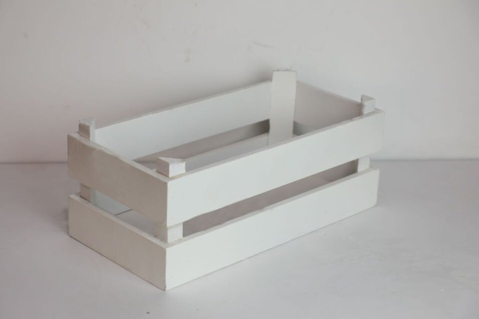 Beyaz Renk Yarıklı Ahşap Sunum Kasası