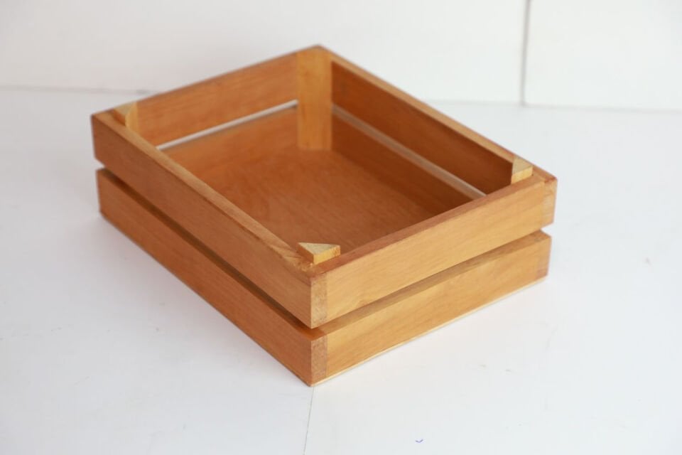 Yanları Açık Ahşap Sunum Kasası