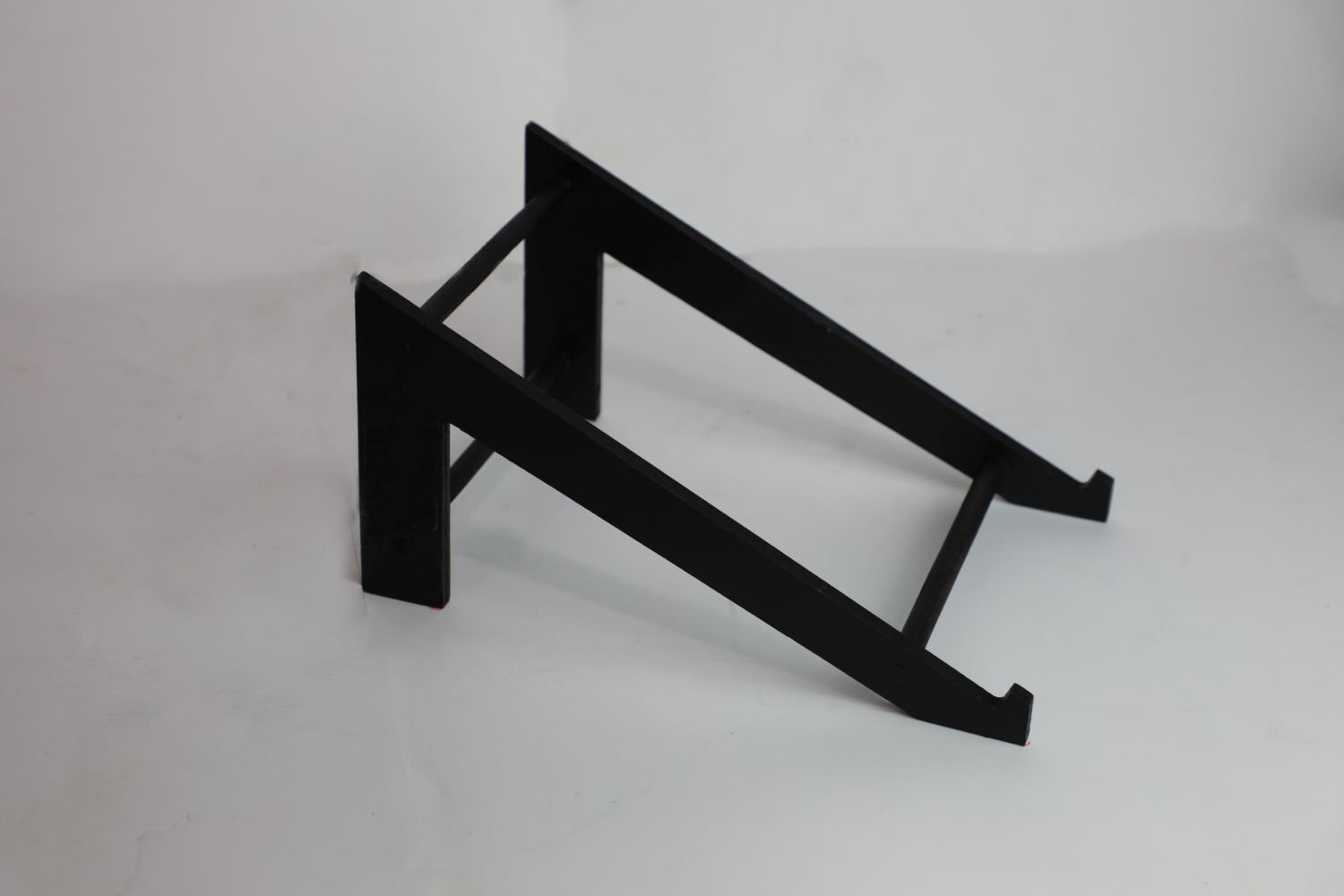 Siyah Renkli Ahşap Kasa Ayağı