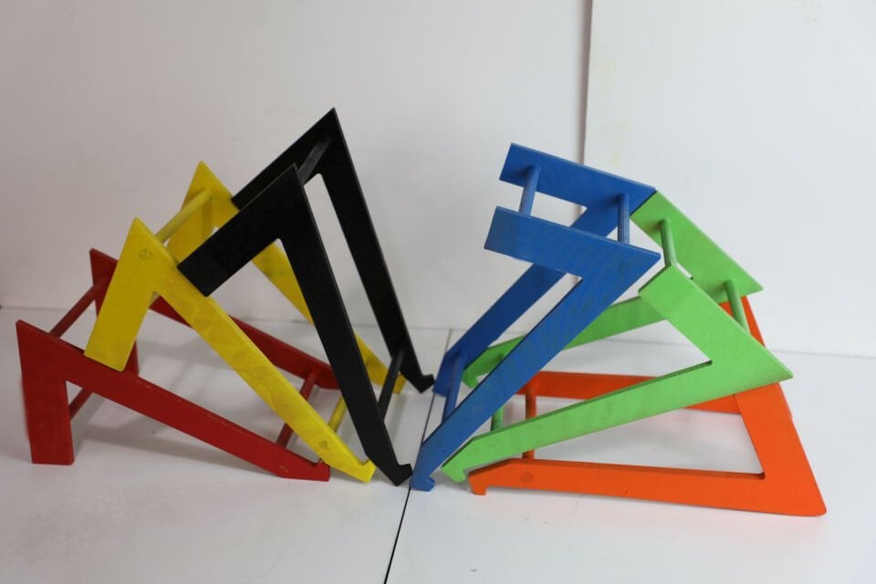 Mavi Renkli Ahşap Kasa Ayağı