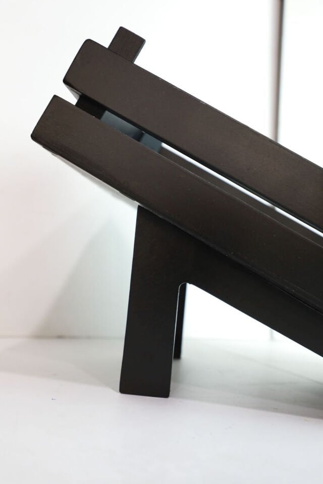 Siyah Renkli Ayaklı Ahşap Sunum Kasası