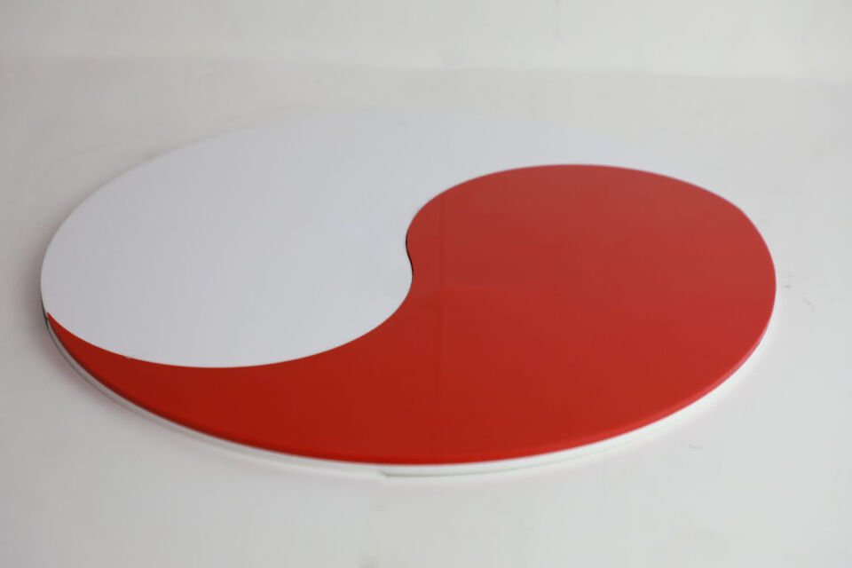 Yin Yang Tasarımlı Kırmızı Beyaz Masa Sunum Tepsisi (ABS)