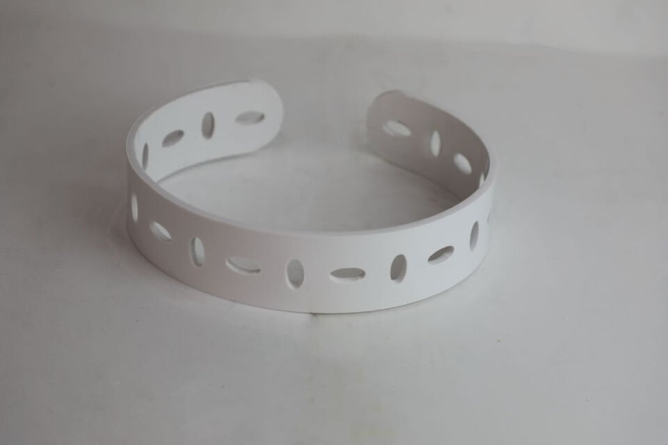 Oval Beyaz 17x21 H:5 cm Masa Üstü Yükselti (ABS)