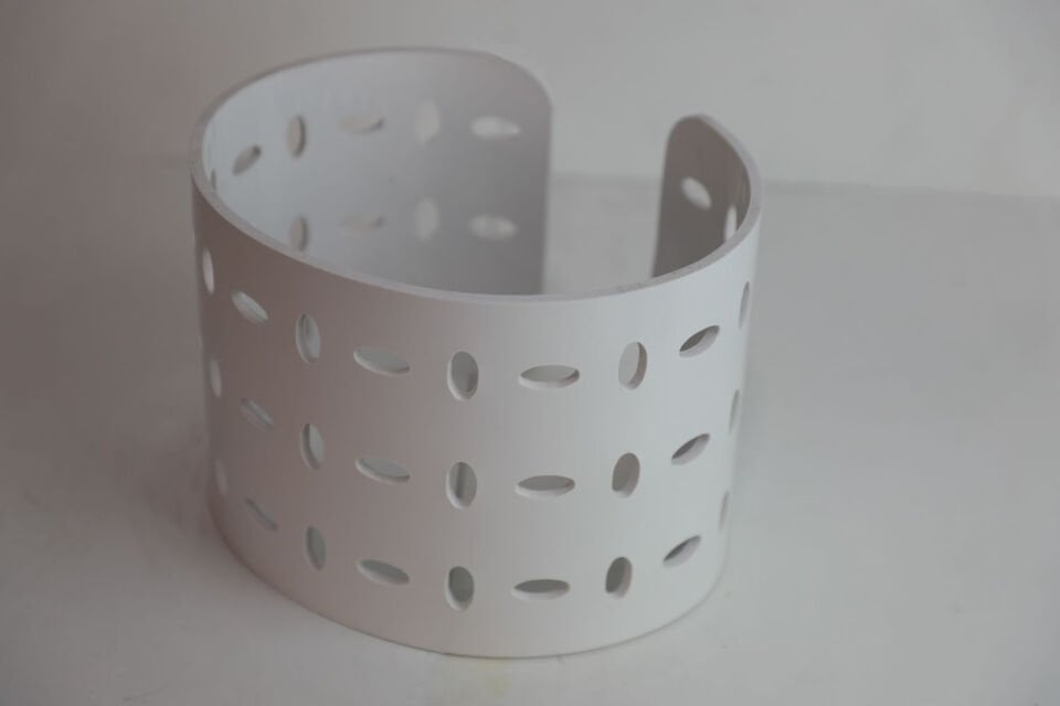 Oval Beyaz 17x21 H:15 cm Masa Üstü Yükselti (ABS)