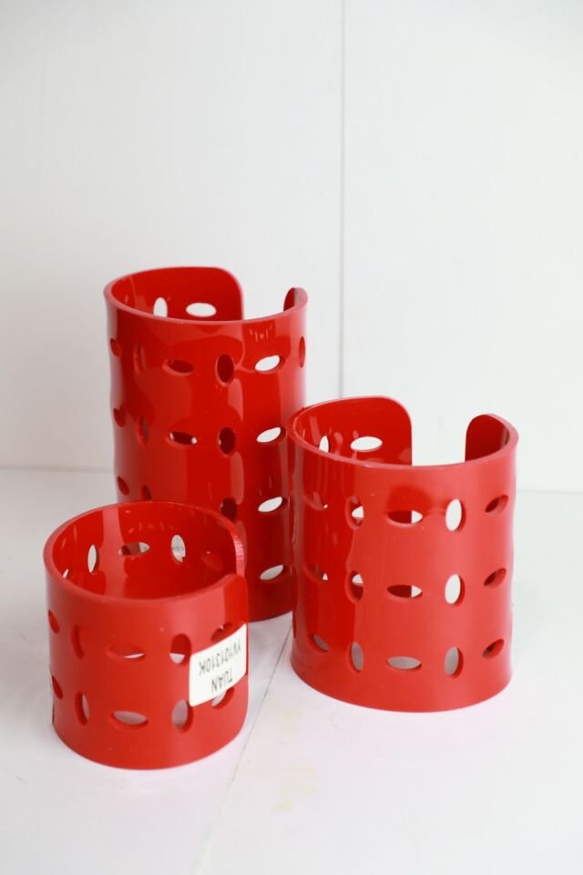 Oval Kırmızı 10x13 H:10 cm Masa Üstü Yükselti (ABS)