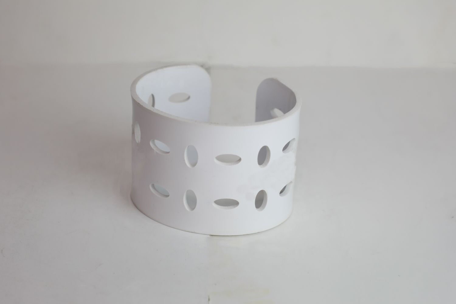 Oval Beyaz 10x13 H10 cm Masa Üstü Yükselti (ABS)