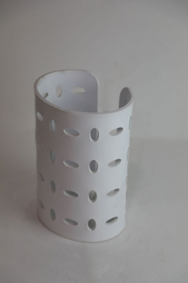 Oval Beyaz 10x13 H:20 cm Masa Üstü Yükselti (ABS)