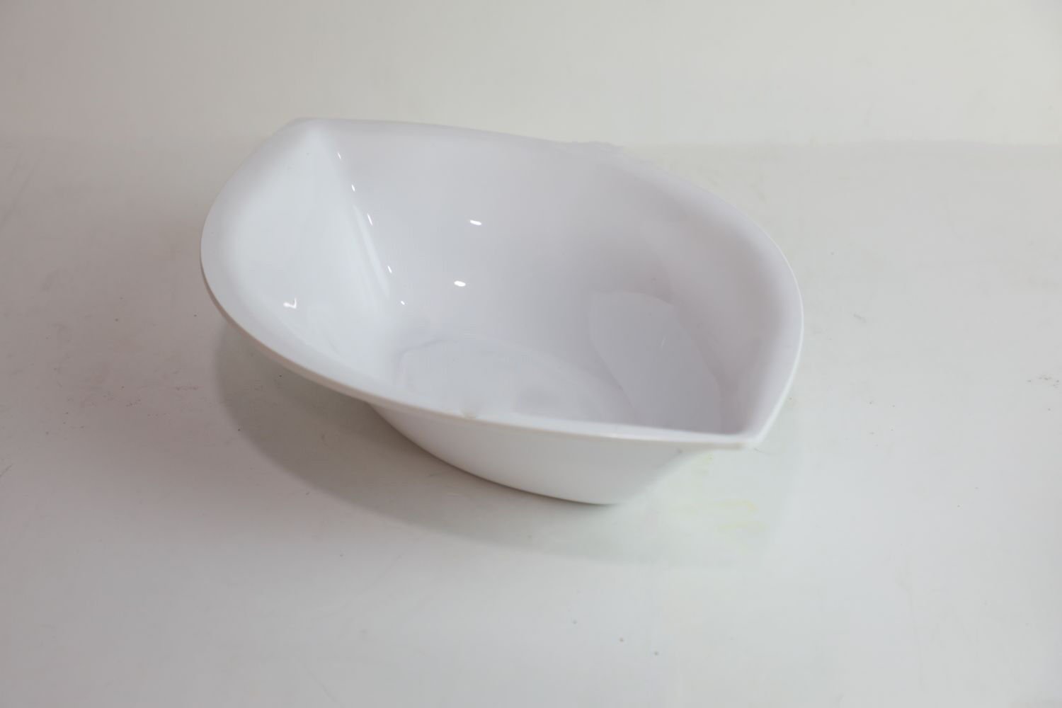 26x38 cm Beyaz Oval Küvet (ABS)