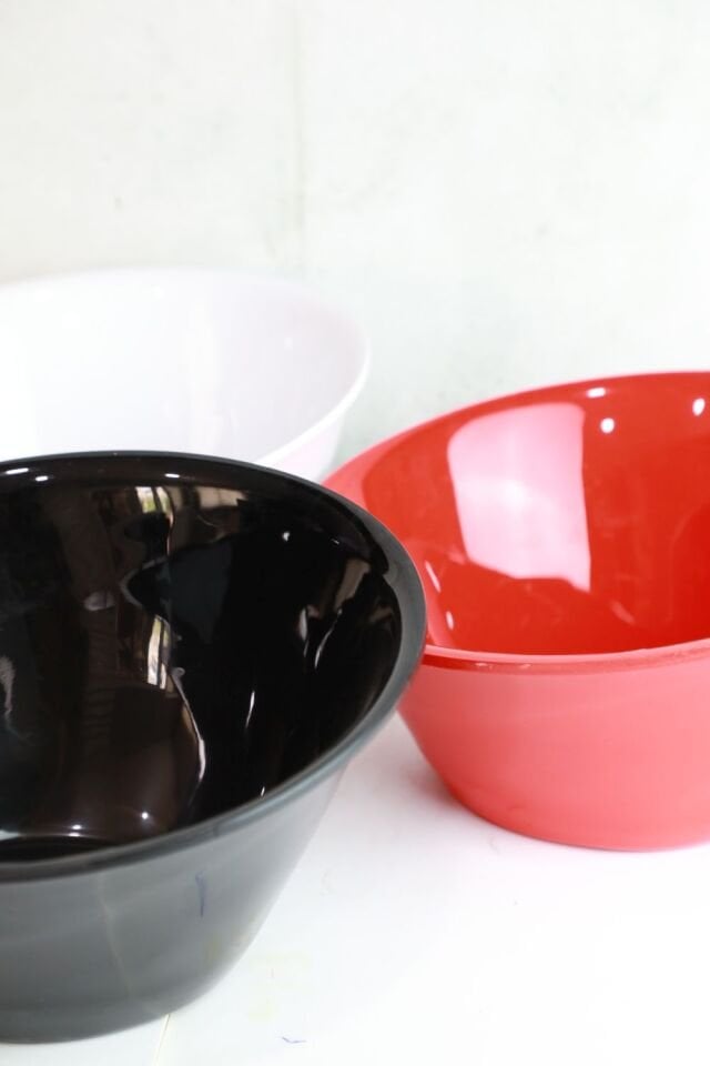Siyah Yuvarlak Açılı 26 cm (ABS)