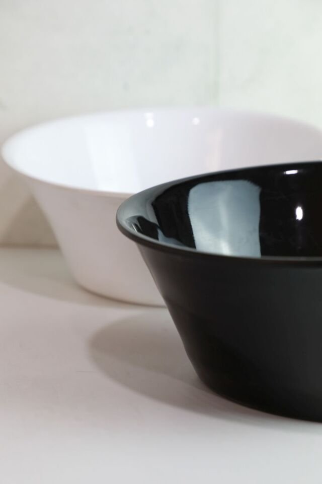 Siyah Yuvarlak Açılı 26 cm (ABS)